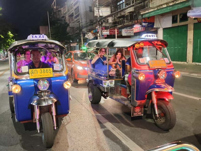 Bangkok Tuk Tuk Tour with Hotel Pick up and Dinner - The guide can make or break the evening