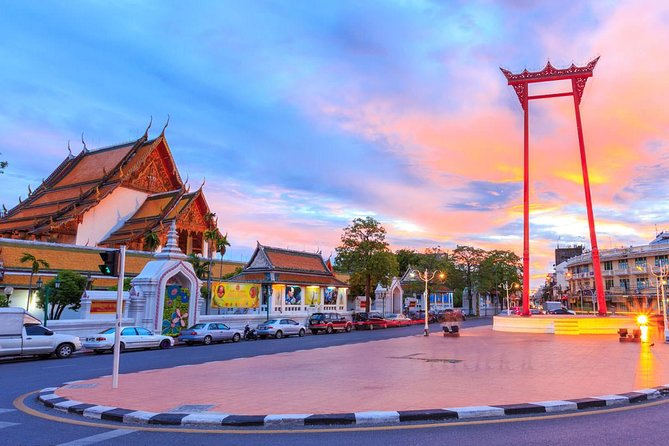Bangkok Under the Night Lights by TUK-TUK (SHA Plus) - A snack at Tha Chang Pier