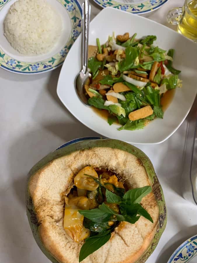 Bangkok: Vegetarian Food Tour with Tuk Tuk Ride - Why this four-hour food tour is different