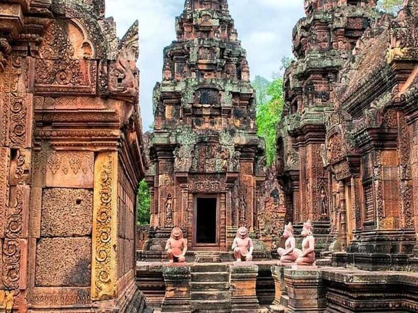 Bantreay Srei , Kbal Spean and Landmine Museum with Tuk Tuk - Who will enjoy this day most?