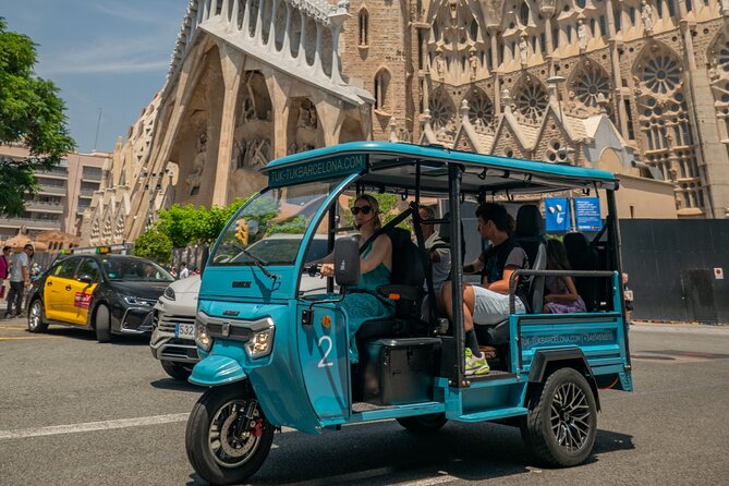 Barcelona 2 Hours Private Tuk-Tuk Tour - Gaudí’s curving façades on Passeig de Gràcia