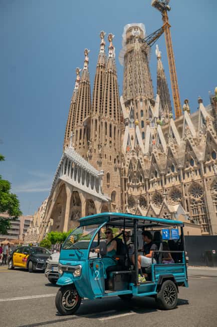 Barcelona: 2h Premium Private Tuk-Tuk Tour - Starting at Carrer de la Diputació 338