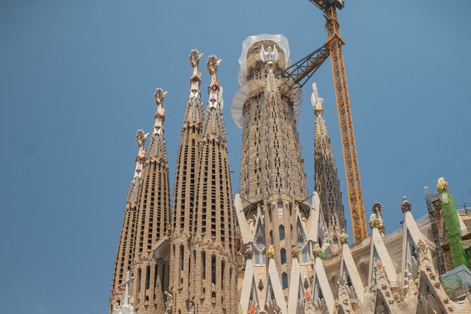Barcelona: City Highlights Private Tuk-Tuk Tour - Sagrada Família: the stop everyone wants to see