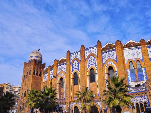 Barcelona Expert Tour with Local Guide in Eco Tuk Tuk Private - Key points before you book