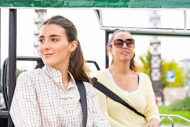 Barcelona Expert Tour with Local Guide in Eco Tuk Tuk Private - Choosing between one, two, three, and four hours