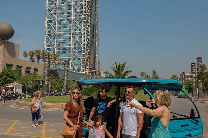 Barcelona Panoramic Private Tuk Tuk Tour - Montjuïc in ten minutes