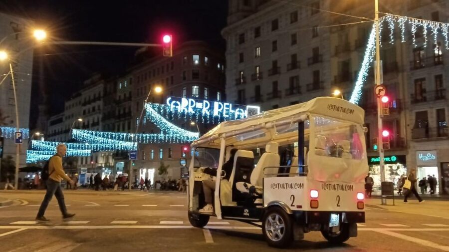 Barcelona: Private Christmas Lights Tour by Eco Tuk Tuk - Starting beside Tivoli Theatre