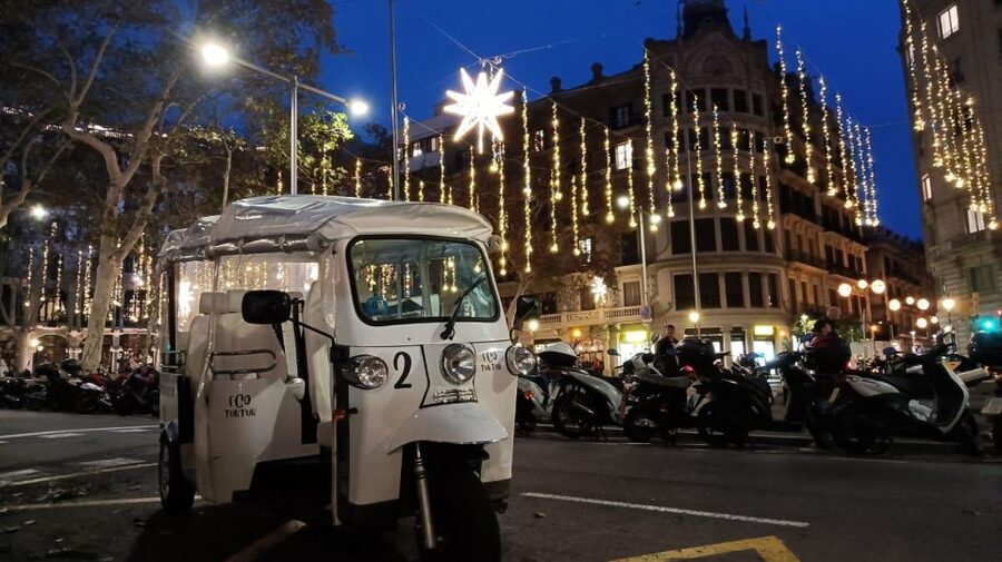 Barcelona: Private Christmas Lights Tour by Eco Tuk Tuk - Plaça de Catalunya during the holiday season