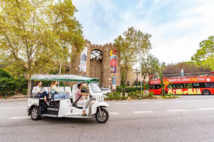 Barcelona: Private City Tour by Eco Tuk Tuk - What the ride feels like in real conditions