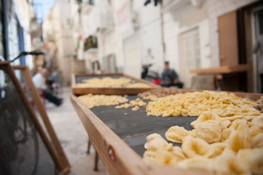 Bari Rickshaw Tour with Pasta Experience - Why the grandmother-led setting matters