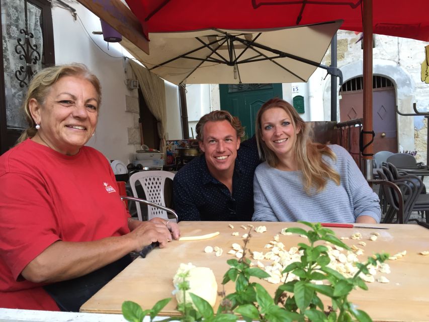 Bari Rickshaw Tour with Pasta Experience - Seeing Bari’s major sights from a seated position