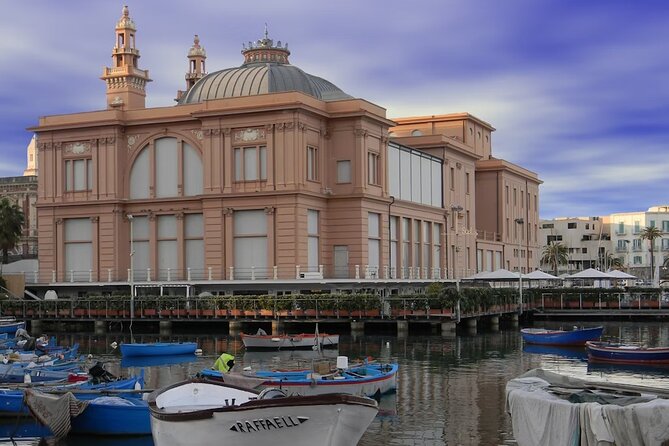 Bari Tuk Tuk tour along the coast - Starting at Strada Vallisa