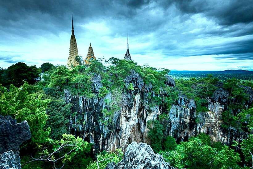 Battambang: Bamboo Train, Bat Cave, Killing Cave by Tuk Tuk - A full day that mixes sights with real local life