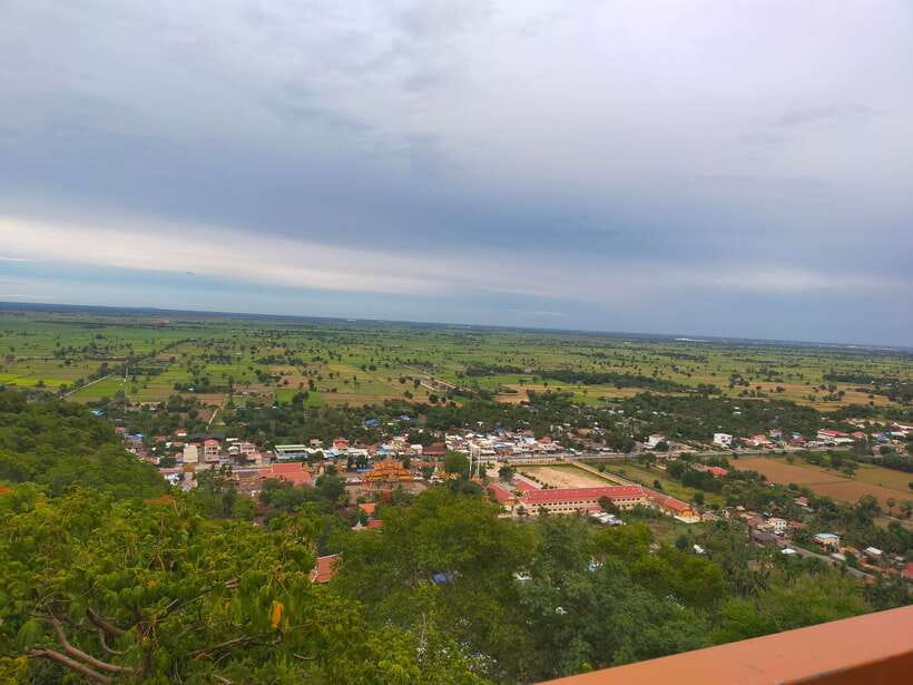Battambang: Tuk-Tuk, Bamboo Train, Killing/Bat Caves, Sunset - Temples, monkeys, and a sunset viewpoint