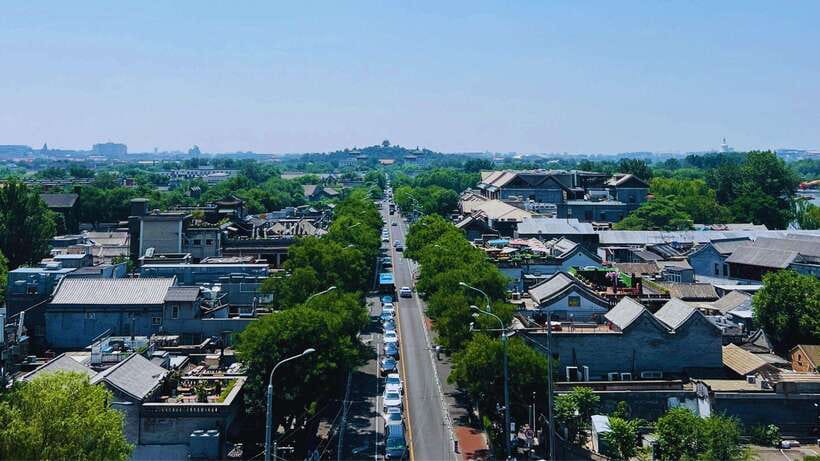 Beijing: Hutong Private Tour - Rickshaw Ride & English Guide - Climbing the Bell and Drum Towers
