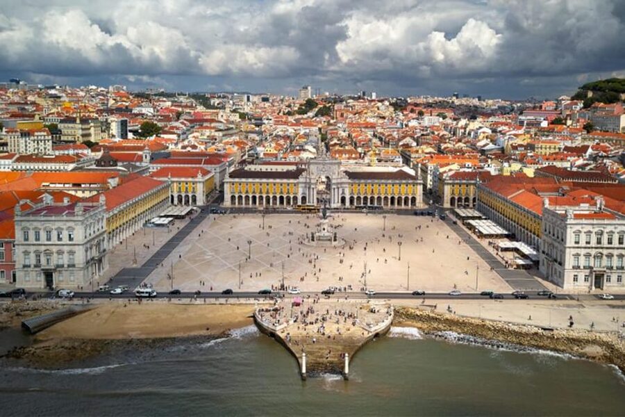 Belem: 4-HOUR Guided Tuk Tuk Tour in Historic BELEM - LX Factory: street art and converted industry