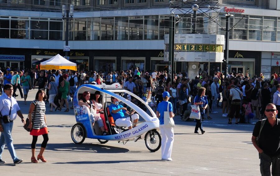 Berlin: Private Guided E-Rickshaw Tour - Key points at a glance