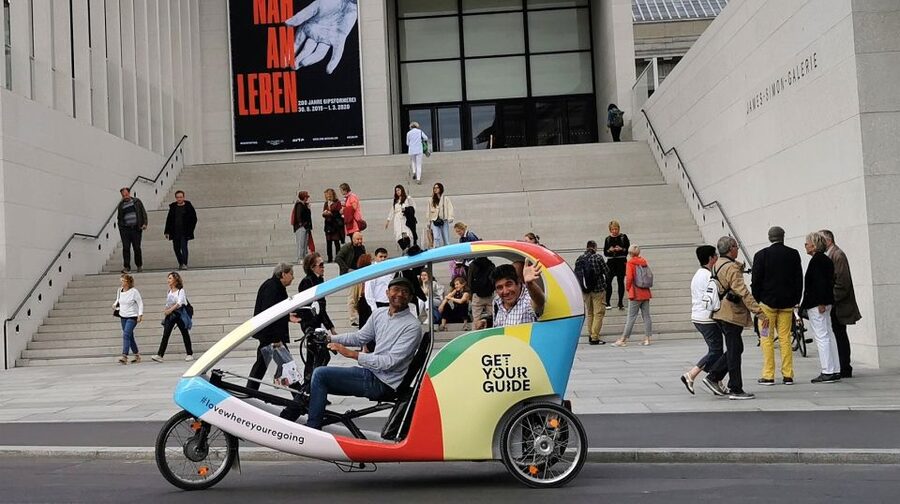 Berlin: Private Guided E-Rickshaw Tour - Unter den Linden and Berlin’s central axis