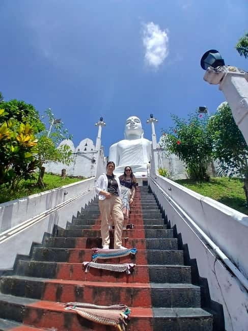 Best Private Kandy City Tour by Tuk Tuk with Local Guide - Queen’s Bathing Pavilion and the National Museum