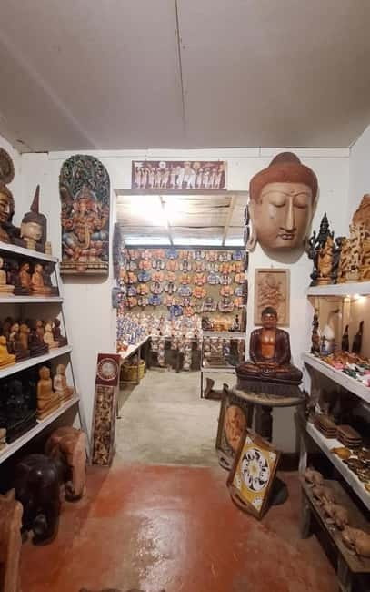 Best Private Kandy City Tour by Tuk Tuk with Local Guide - Kandyan dance and the cultural finish