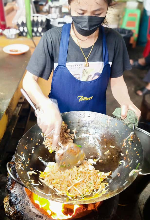 BKK’s Ultimate Food & Canal Tour "Tuk-Tuk Temples & Tastes" - Five things that make this Bangkok tour special