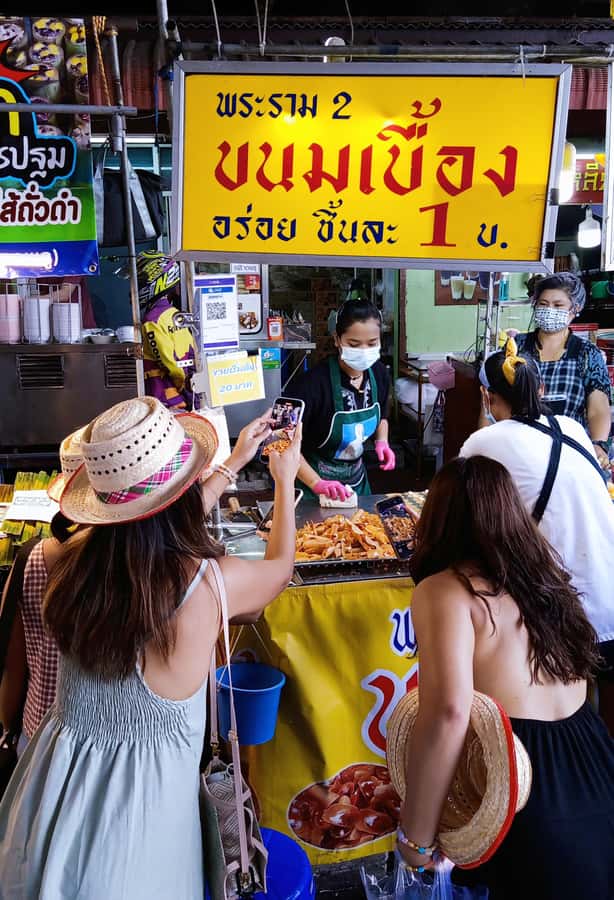 BKK’s Ultimate Food & Canal Tour "Tuk-Tuk Temples & Tastes" - Starting at Wongwian Yai with a tuk-tuk ride