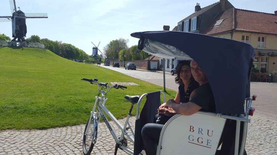 Bruges: Guided Rickshaw Tour - Key points at a glance