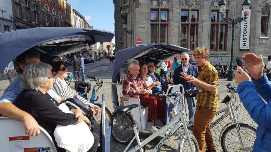 Bruges: Guided Rickshaw Tour - What the One-Hour Tour Gives You