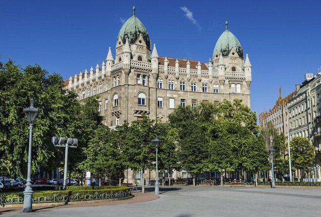 Budapest Private Tuk Tuk Half-Day Tour - Starting in central Pest