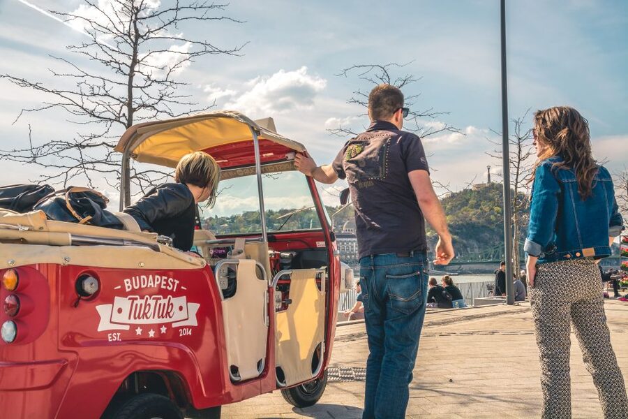 Budapest: Scenic Tuk Tuk Tour - Gellért Hill and the Citadel viewpoint
