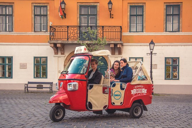 Budapest TukTuk Private Tour with Goulash Soup in the Downtown - Why a tuk tuk works well in Budapest