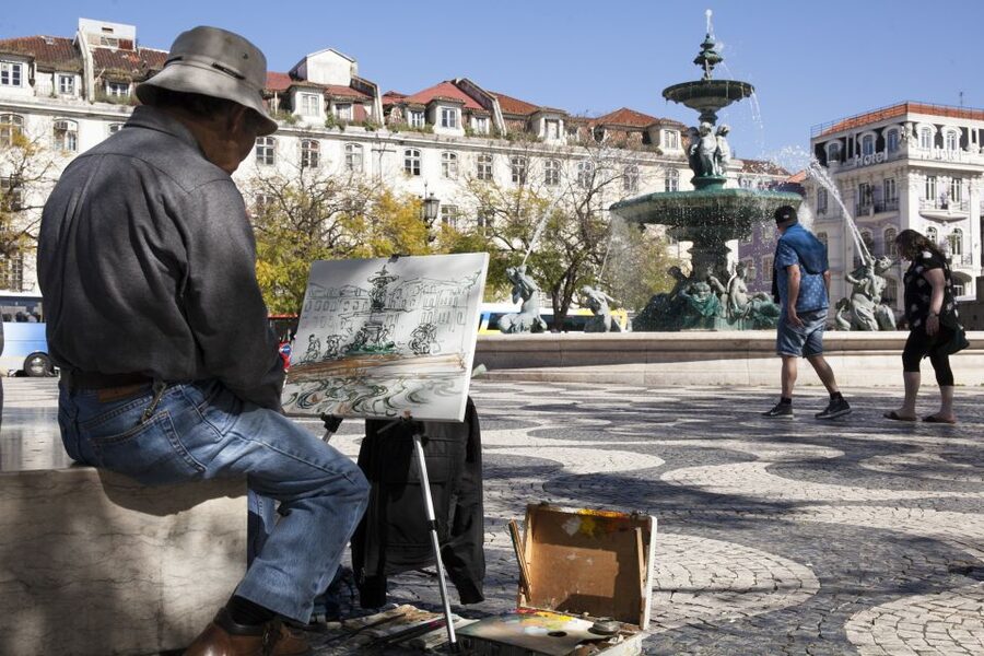 Burguês: Lisbon City Center Private Tuk Tuk Tour - Chiado, São Roque, and Lisbon’s cultured side
