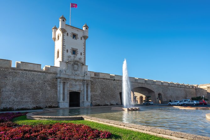 Cádiz TukTuk Tour with Audio Guide - La Caleta, the city’s best-known beach view