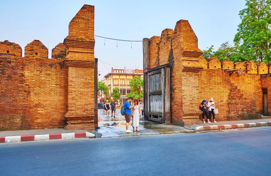 Chiang Mai: Exploration of Old City by Private Tuk-Tuk - Wat Phra Singh and Lanna detail