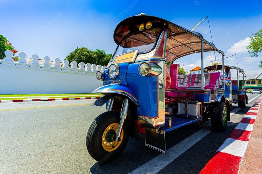 Chiang Mai: Exploration of Old City by Private Tuk-Tuk - Tha Phae Gate, canals, and the old defensive line