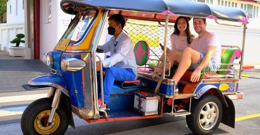 Chiang Mai: Exploration of Old City by Private Tuk-Tuk - Wat Sri Suphan and the Silver Temple