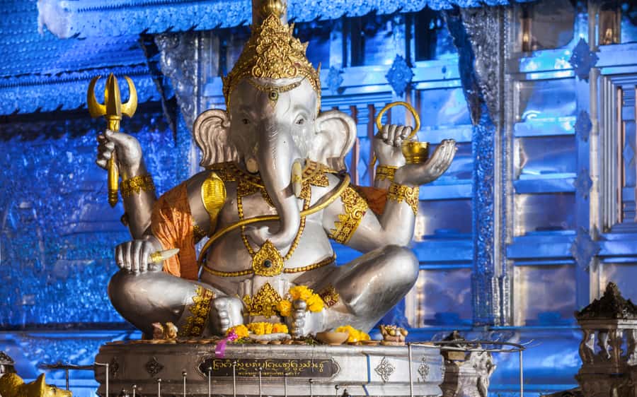 Chiang Mai: Half-Day Private City Tour by Tuk Tuk - What $76 per person gets you