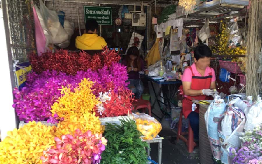 Chiang Mai: Half-Day Private City Tour by Tuk Tuk - Chiang Mai Gate and Tha Phae Gate