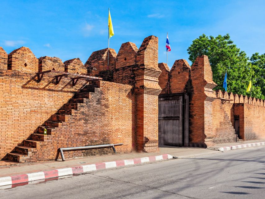 Chiang Mai: Private Tuk Tuk Tour of City Temples With Pickup - Key points before you book