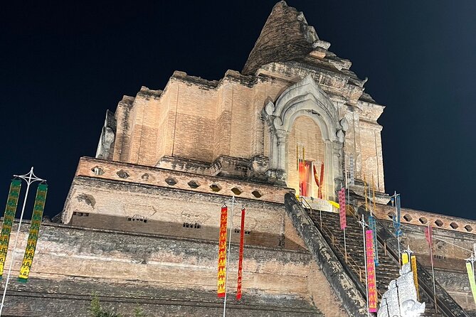 Chiang Mai Temples and Market Tuk-Tuk Evening Night Tour - Wat Phra Singh, Chiang Mai’s best-known old-city temple