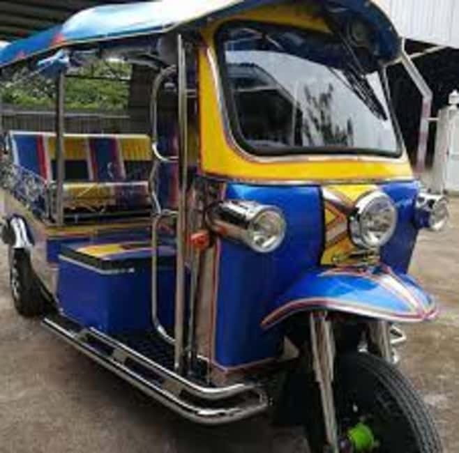 Chiang Rai: Half-Day Tuk-Tuk Temple Tour - Choosing the right four temples
