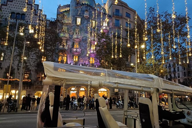 Christmas Lights Tour of Barcelona in Private Eco Tuk Tuk - Why this Christmas lights ride works