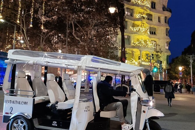 Christmas Lights Tour of Barcelona in Private Eco Tuk Tuk - Plaça de Catalunya and the center of Barcelona