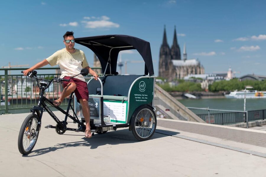 Cologne: Private Rickshaw Tour - Heinzelmännchenbrunnen and Cologne’s playful side