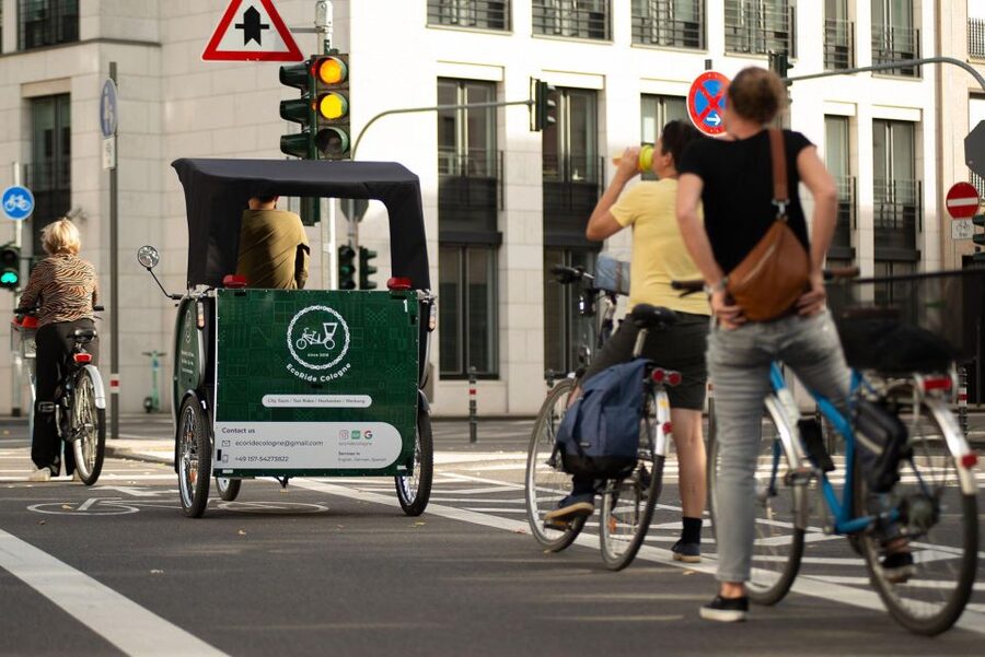 Cologne: Private Rickshaw Tour - Starting near Cologne Cathedral