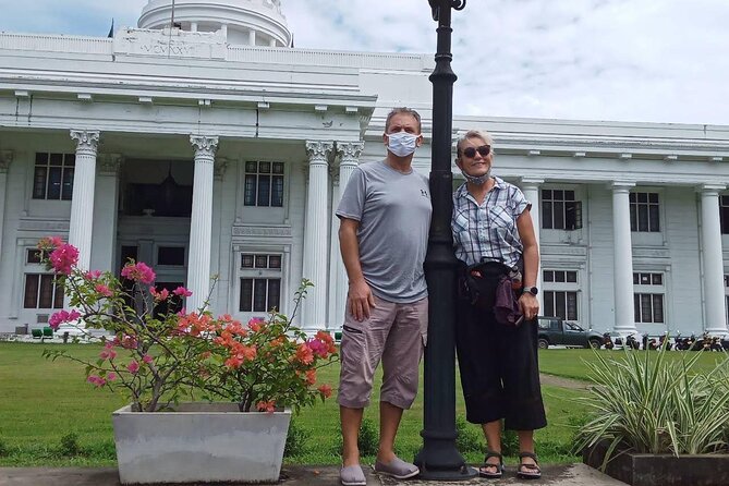 Colombo Bay Tuk Tuk City Tour - Town Hall and Colombo’s colonial architecture