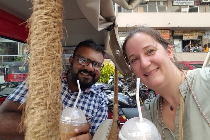 Colombo City Highlights by Tuk Tuk – All-Inclusive Adventure - Pettah Market and the Red Mosque