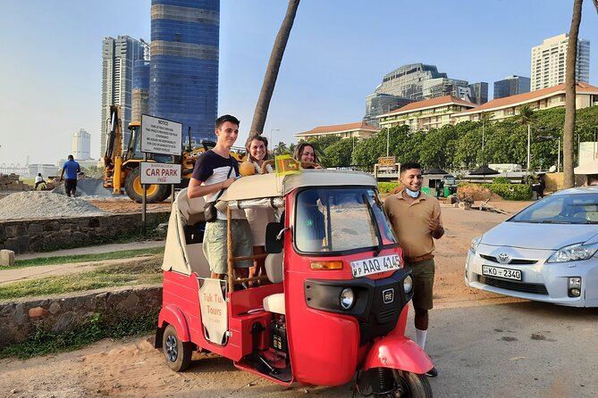 Colombo City Highlights by Tuk Tuk – All-Inclusive Adventure - Gangaramaya Temple and Colombo’s many traditions