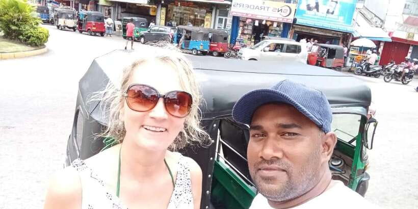 Colombo: City Tour by Tuk Tuk with Pickup - All Inclusive - Independence Memorial Hall and the city’s public spaces