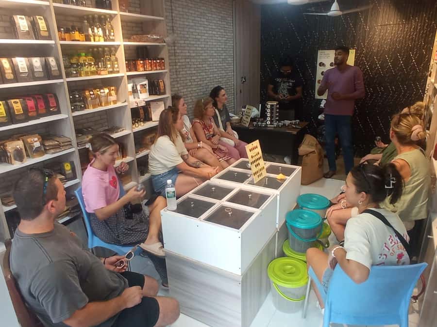 Colombo Foods Tour by Tuk Tuk ( Food chargers included ) - Guides who add warmth to the ride